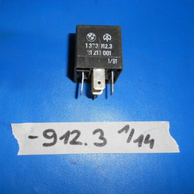 BMW E21 E30 E28 E24 E23 Z1 Relais schwarz 1373912