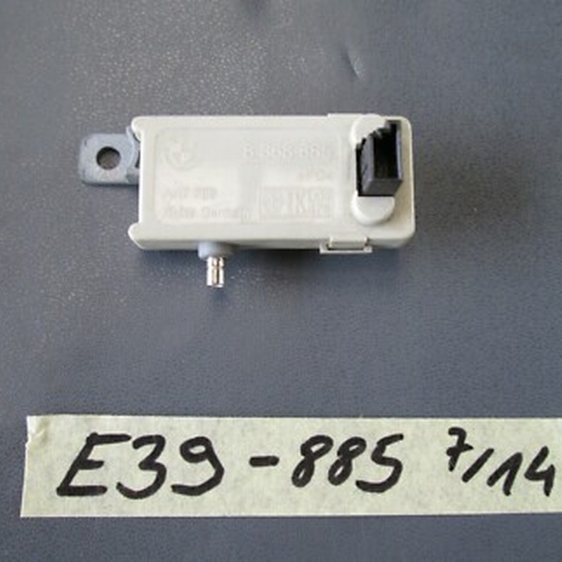 BMW E39 Touring Antennenverstärker / TV Verstärker Seitenscheibe links 8368885