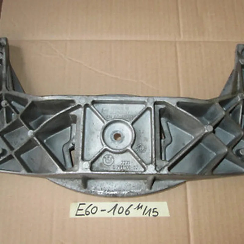 BMW  E60 / E61 Getriebe Halter / Getriebe Träger 6761106