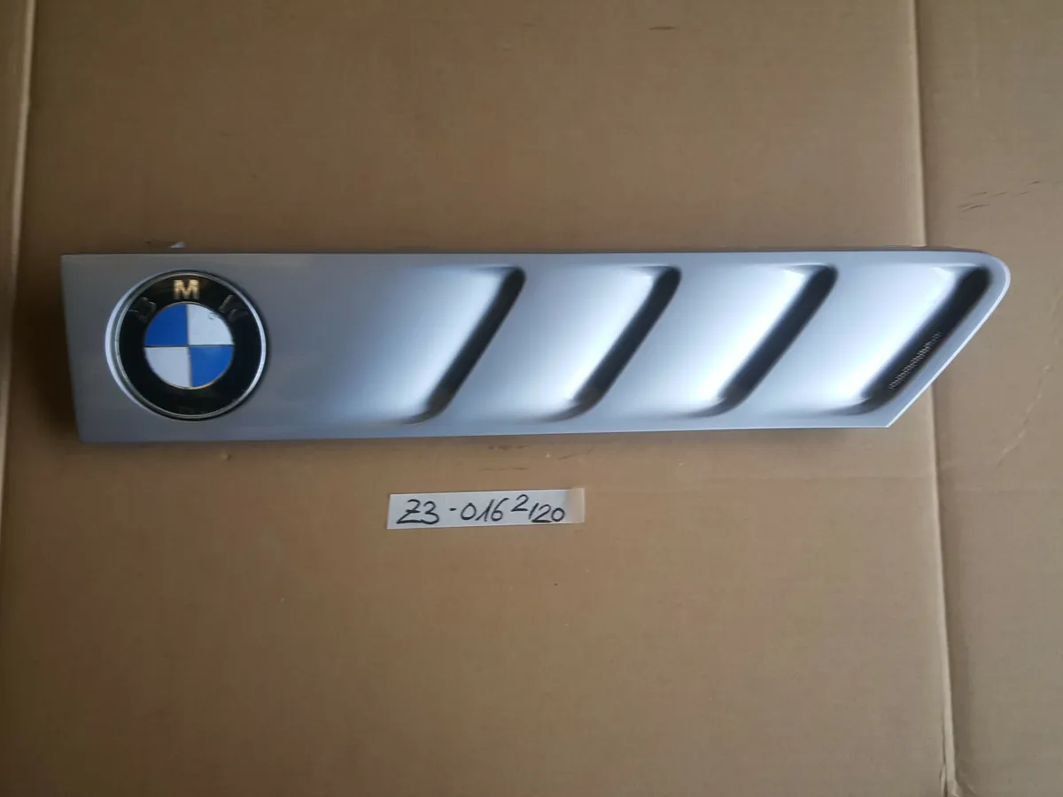 BMW Z3 Lufteinlass Ki​emen Ziergitter Motorhaube Titan Silber RECHTS 8398016