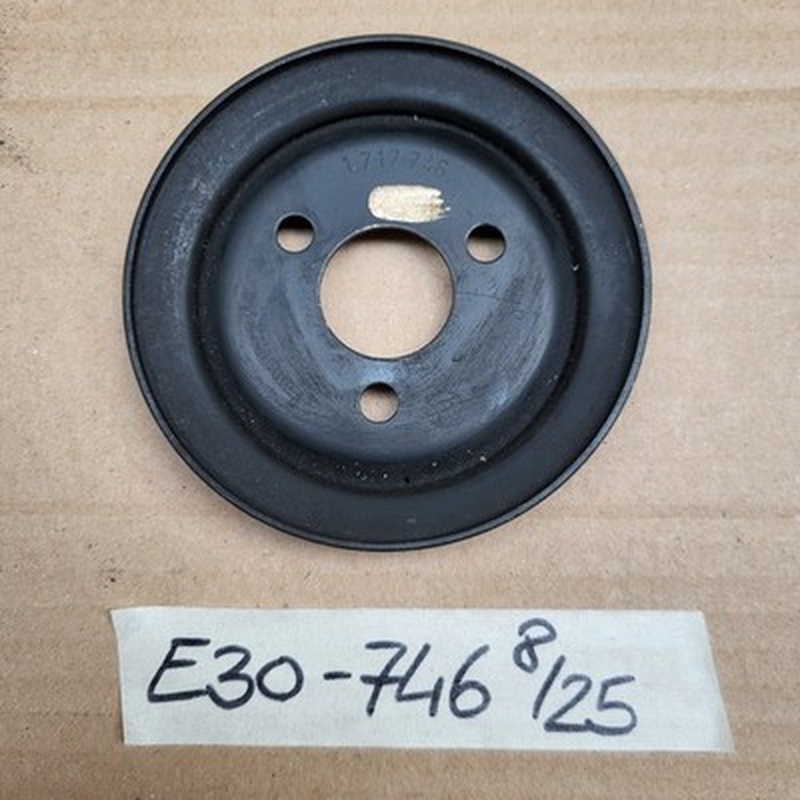 BMW E30 E34 E36  Riemenscheibe 1717746 Servopumpe