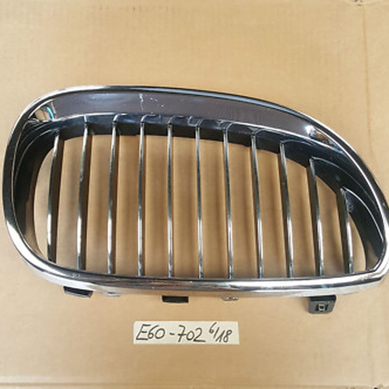 BMW E60 / E61 Kühlergrill Nieren Ziergitter Chrom Rahmen RECHTS 7065702