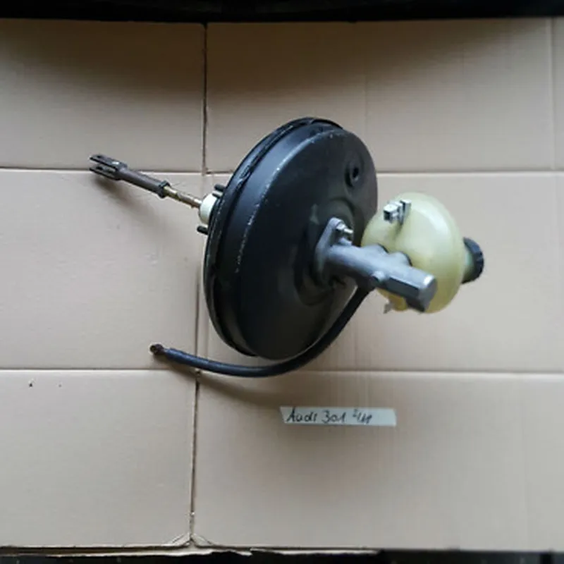 Audi VW 8G0611301 Ausgleichsbehälter Bremsflüssigkeit Bremskraftregler