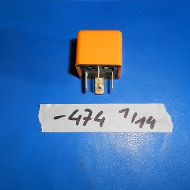 BMW E30 Limousine Relais 1376474 