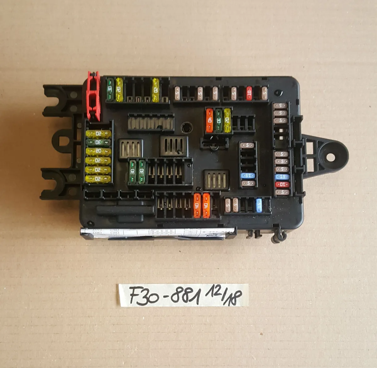BMW F20 F21 F30 F31 F34 F35 F80 Sicherungskasten HINTEN 9337881
