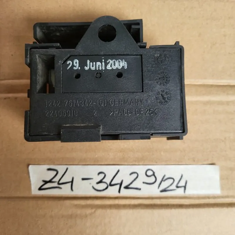 BMW Z4 E85 E86 Terminal Batterie Stützpunkt B+ 7514342