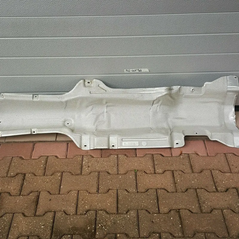 BMW 2er F45  X1 F48 Hitzeblech Wärmeisolierung Tank 7373448