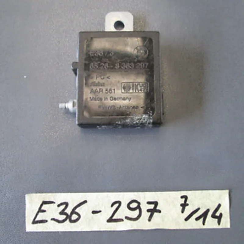 BMW E36 Touring Antennenverstärker / Verstärker Heckscheibenantenne 8363297