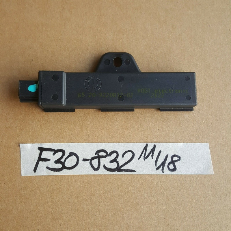 BMW F30 F31 F35 F80 F20 F21 F22 F23 F32 Innenraum Antenne Komfortzugang 9220832