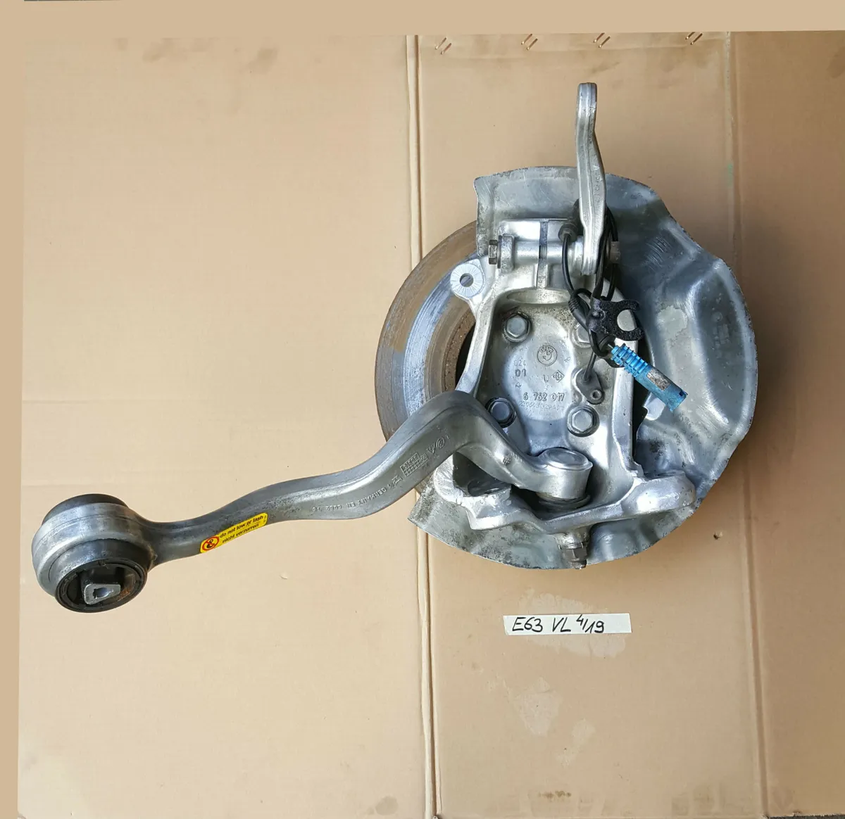 BMW E63 E64 Radlager Achsschenkel Radnabe Schwenklager Zugstrebe VORNE LINKS