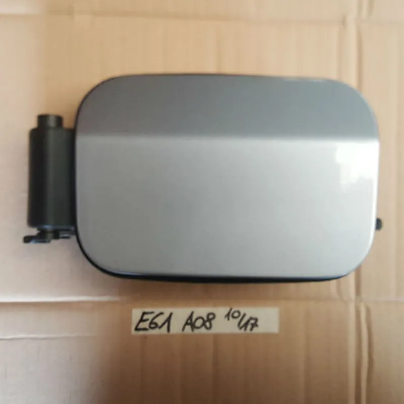 BMW E60 / E61 Tankdeckel Tank Klappe Tankverschluss silber grau metallic A08