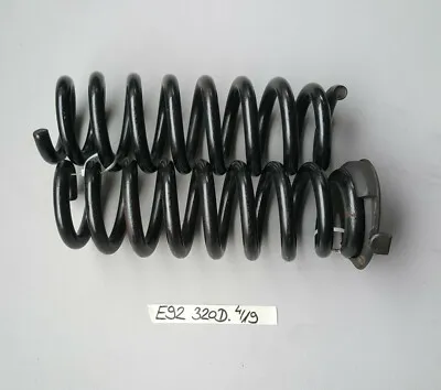 BMW E90 E91 E92 Federn Fahrwerksfeder Schrauben Spiral Feder HINTEN rechts links