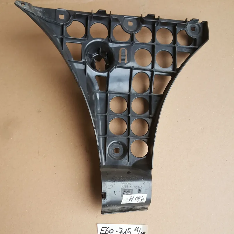 BMW E60 Aufnahme Heckschürze Führung Halter Stoßstange  HINTEN LINKS 7033715