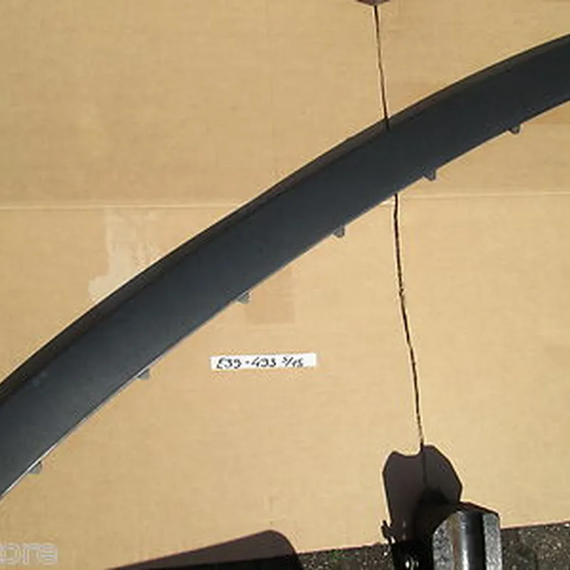 BMW E39 Abdeckung Stoßstange HINTEN Mitte 8184493  ABHOLUNG