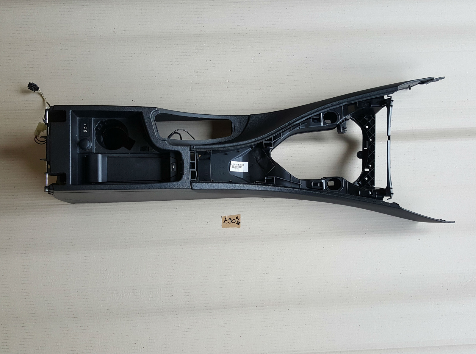 BMW E90 E91 Mittelkonsole Telefon Konsole Aux In Anschluss Zigaretten Anzünder – Bild 2