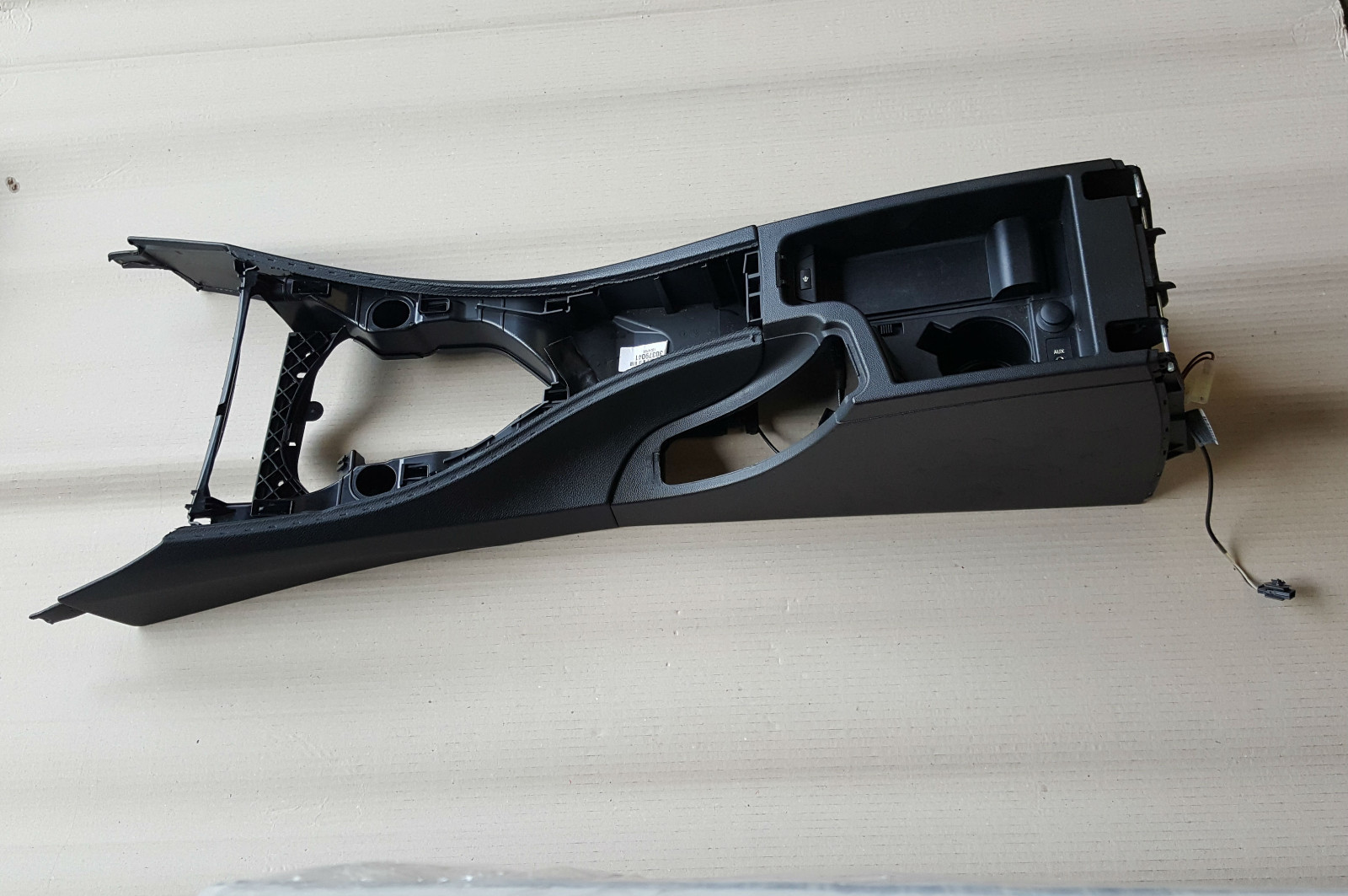 BMW E90 E91 Mittelkonsole Telefon Konsole Aux In Anschluss Zigaretten Anzünder – Bild 3