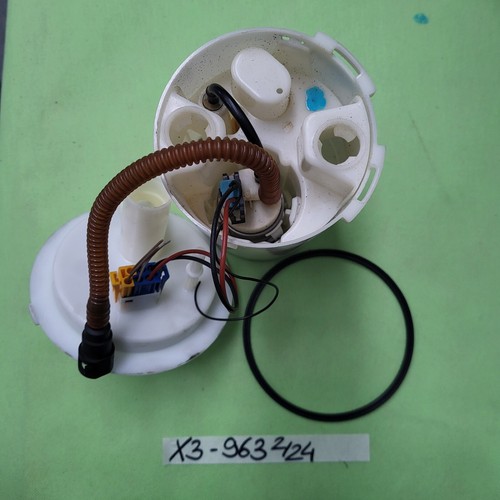 BMW X3 E83 Benzin Pumpe Kraftstoff Förder Einheit 6761963 – Bild 2