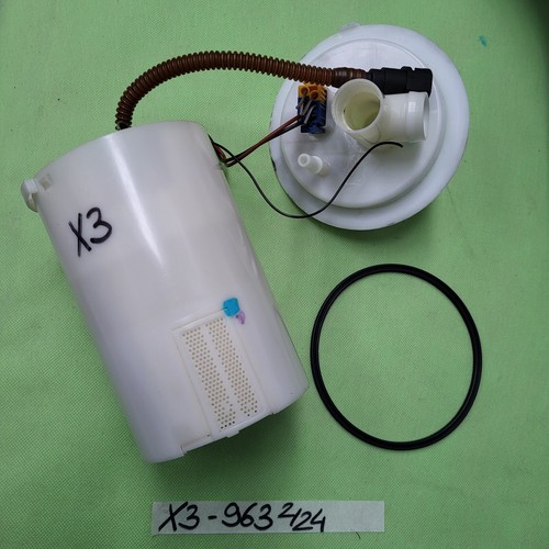 BMW X3 E83 Benzin Pumpe Kraftstoff Förder Einheit 6761963 – Bild 3