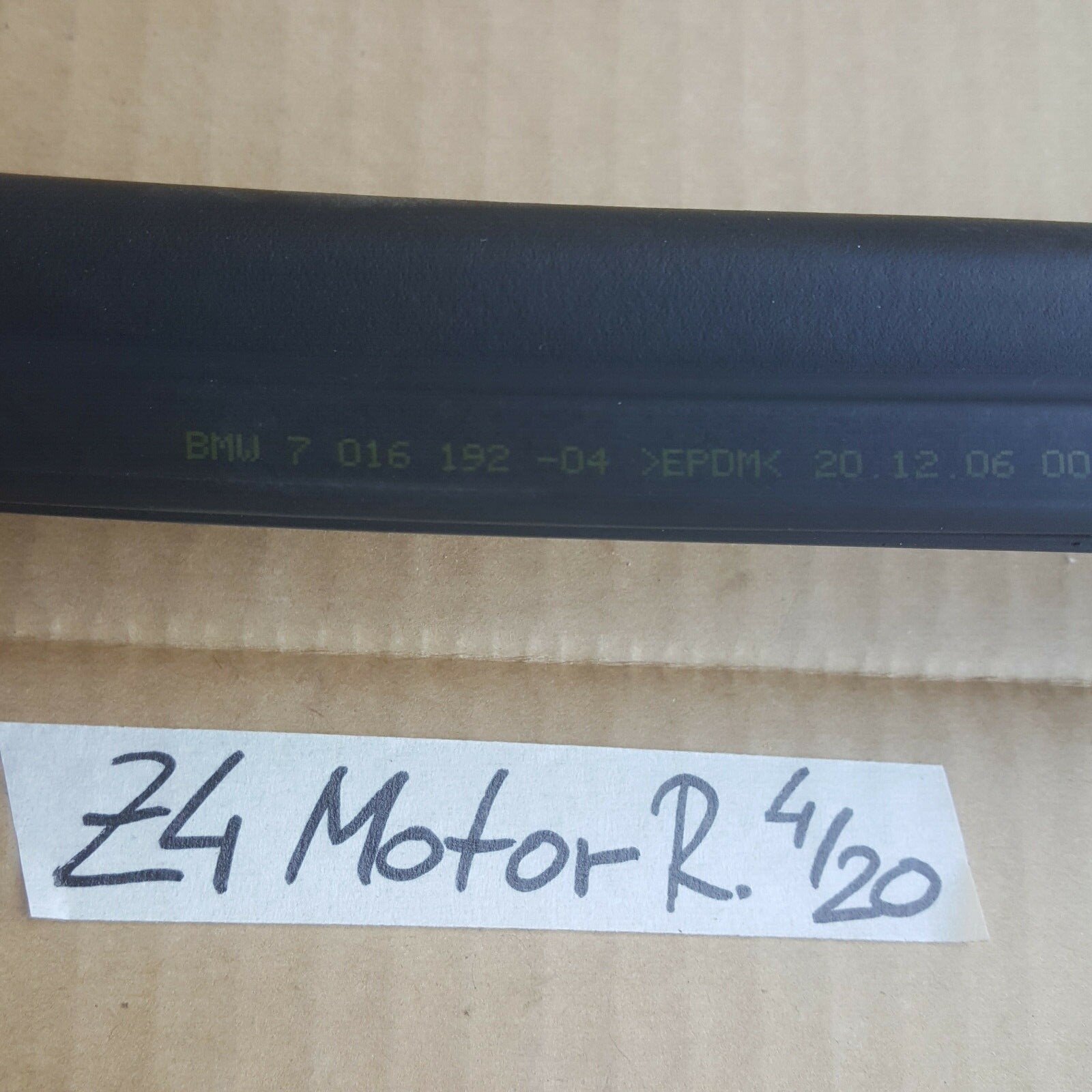 BMW Z4 E85 E86 Dichtung Kantenschutz Gummi Motor Raum Frontklappe 7016192 – Bild 2