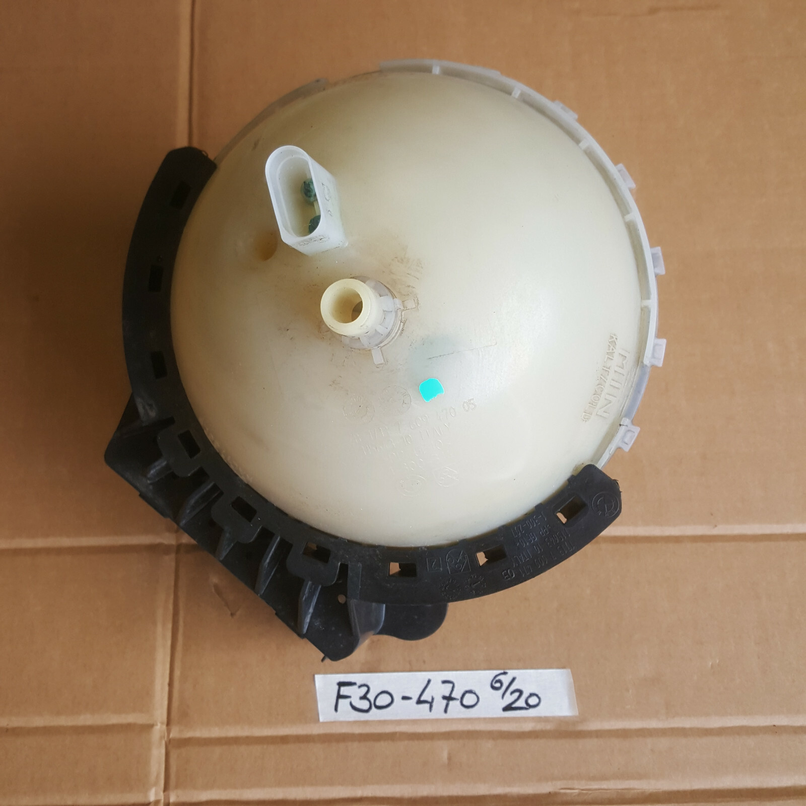 BMW F30 F31 F34 F35 F20 F21 F32 Kühlwasser Behälter Augleichsbehälter 7609470 – Bild 1