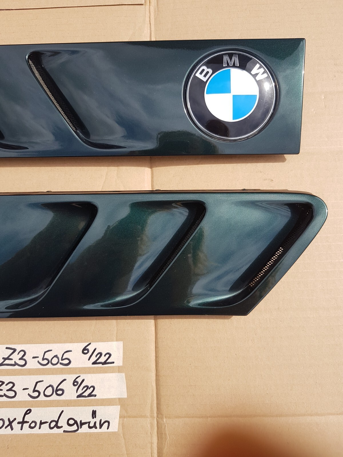 BMW Roadster Z3 Lufteinlass Ki​emen Ziergitter Motorhaube oxford grün R+L – Bild 5