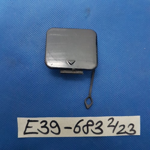 BMW E39 Blende Klappe Verkleidung Abdeckung Abschlepp Öse Haken 8213683 HINTEN – Bild 1