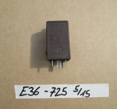 BMW E34 / E36 / Z3 Relais Verbindungsstecker mit Verrastung 1391725 – Bild 1