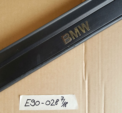 BMW E90 E91 Einstiegsleiste Leiste Blende Einstieg vorne rechts 7306028 – Bild 2