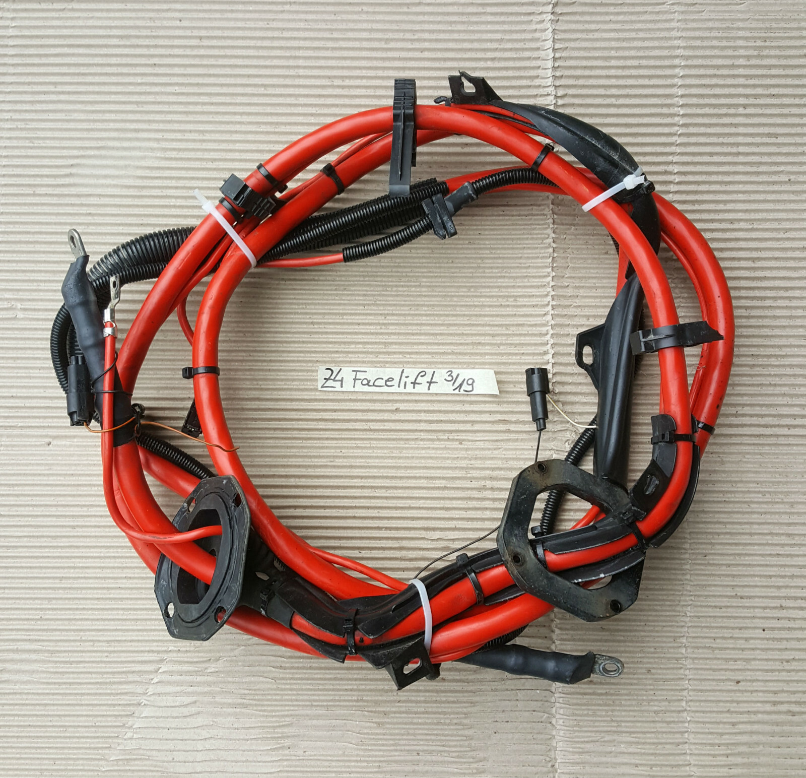 BMW Z4 E85 Pluskabel Leitung Batterie Kabel Unterflur