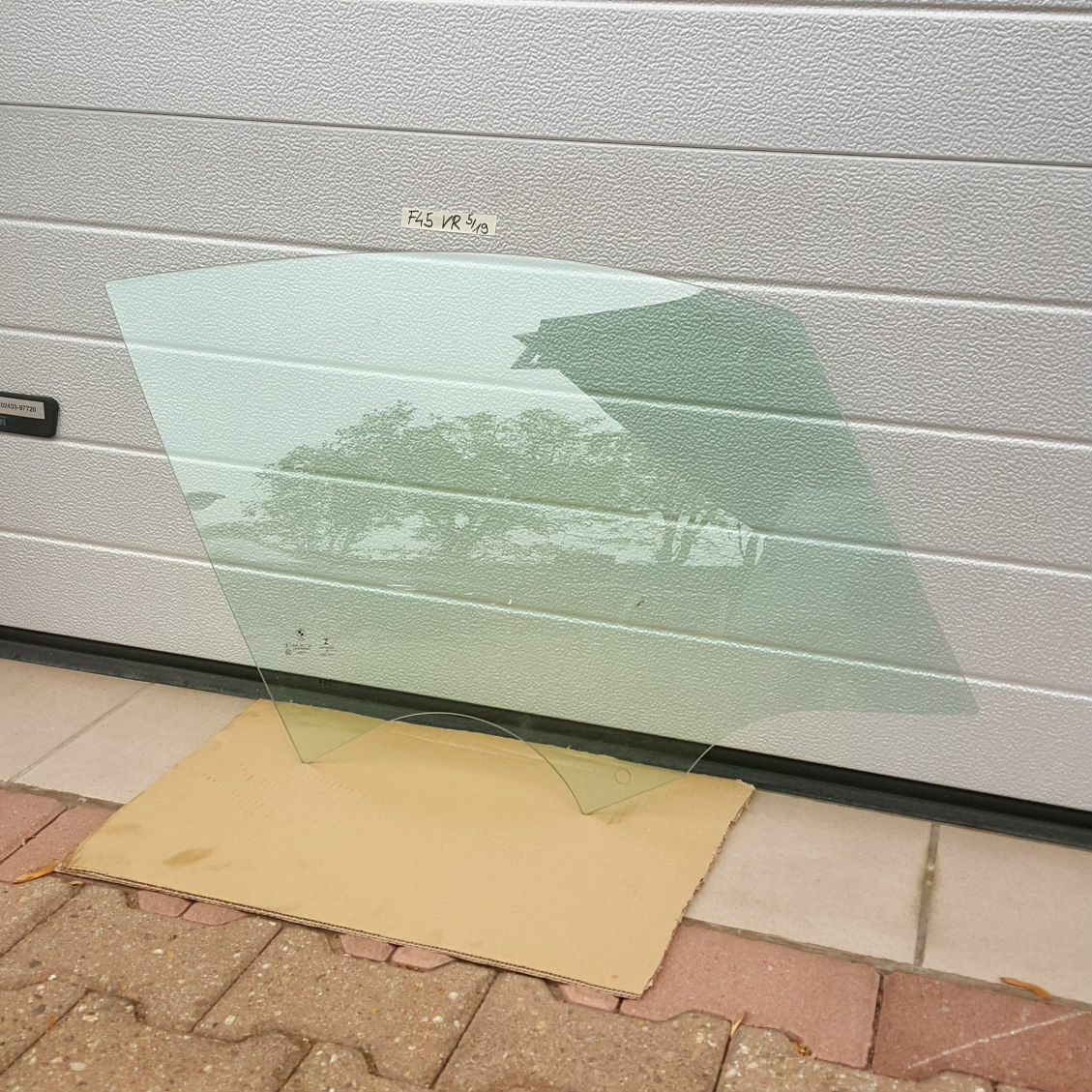 BMW 2er F45 Active Tourer Seiten Glas Scheibe Beifahrer Tür VORNE RECHTS – Bild 1