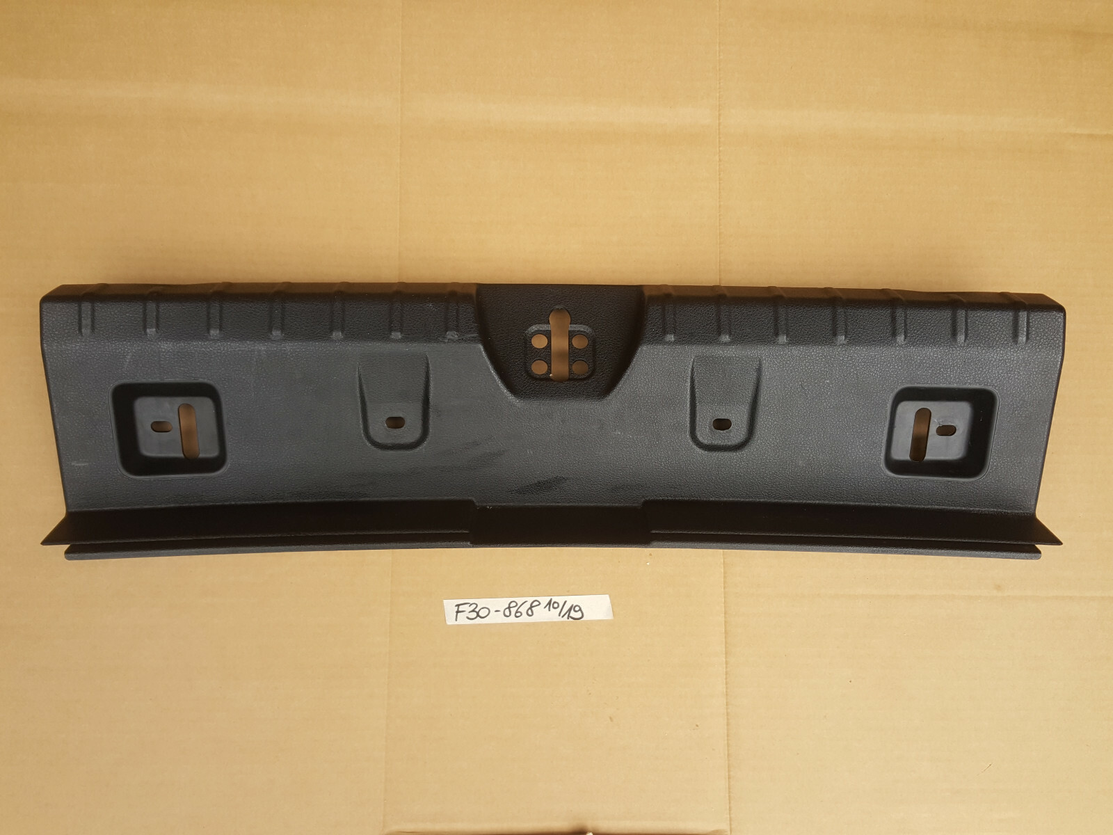 BMW F30 F35  Kofferraum Kante Verkleidung Abdeckung Blende Ladekante 7221868  – Bild 1