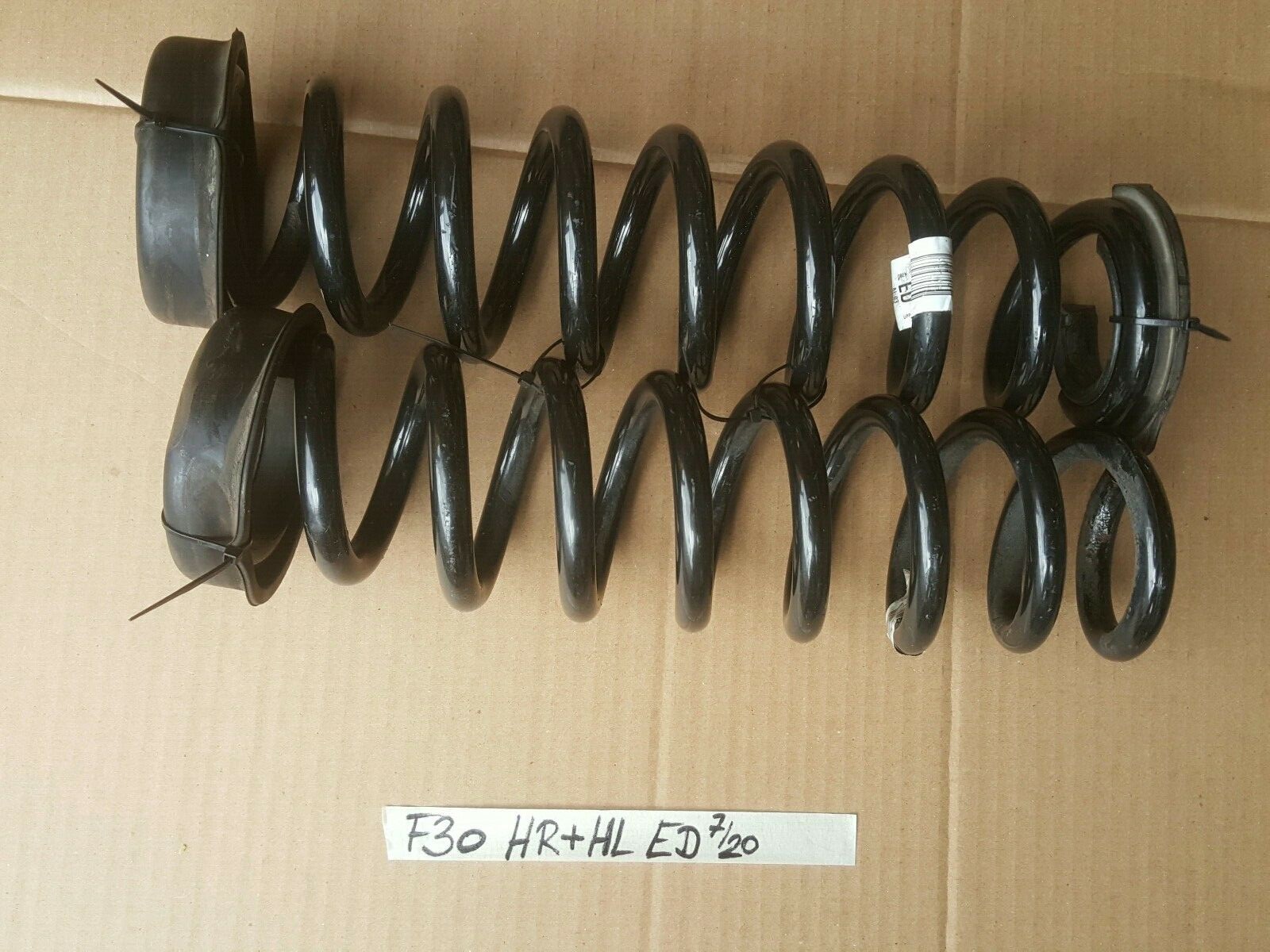 BMW F30 Spiral Schrauben Tonnen Feder für 316i Fahrwerk HINTEN links rechts  – Bild 1