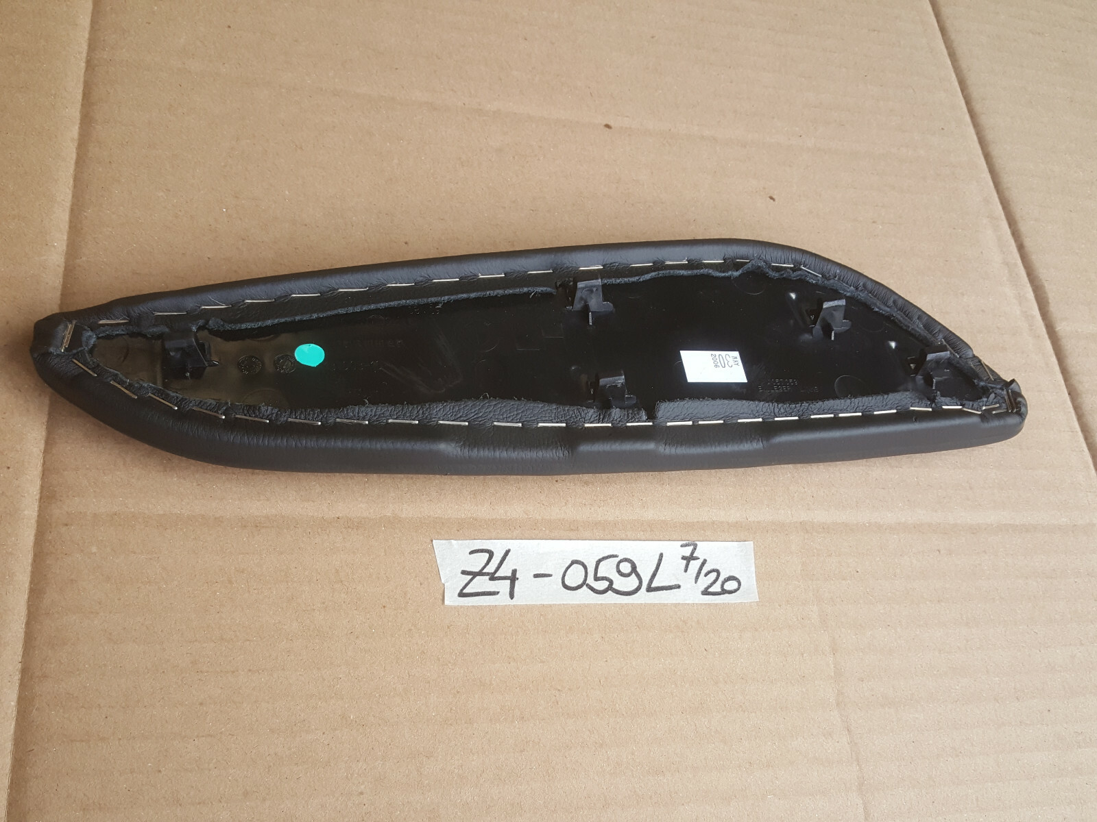 BMW Z4 E85 E86 Mittelkonsole Verkleidung Leder Blende links Kniepad 7026215 