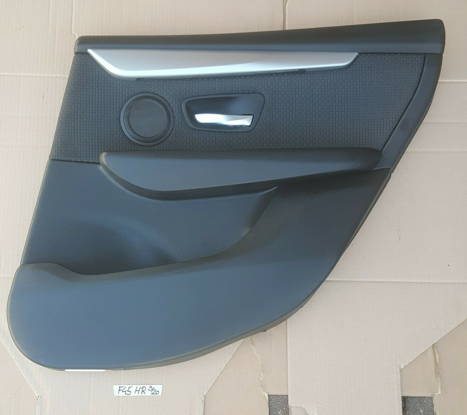 BMW F45 Tür Verkleidung HINTEN RECHTS Stoff Grid Anthrazit Lichtpaket ABHOLUNG  – Bild 1