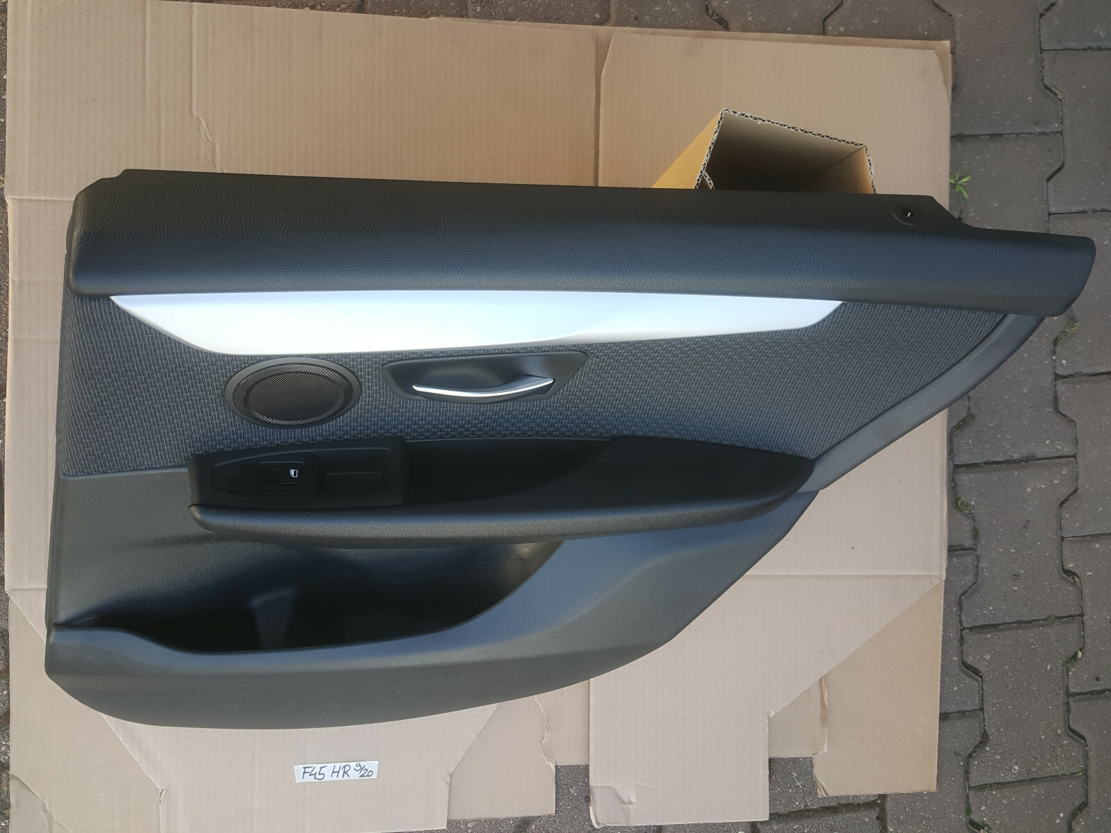 BMW F45 Tür Verkleidung HINTEN RECHTS Stoff Grid Anthrazit Lichtpaket ABHOLUNG  – Bild 3