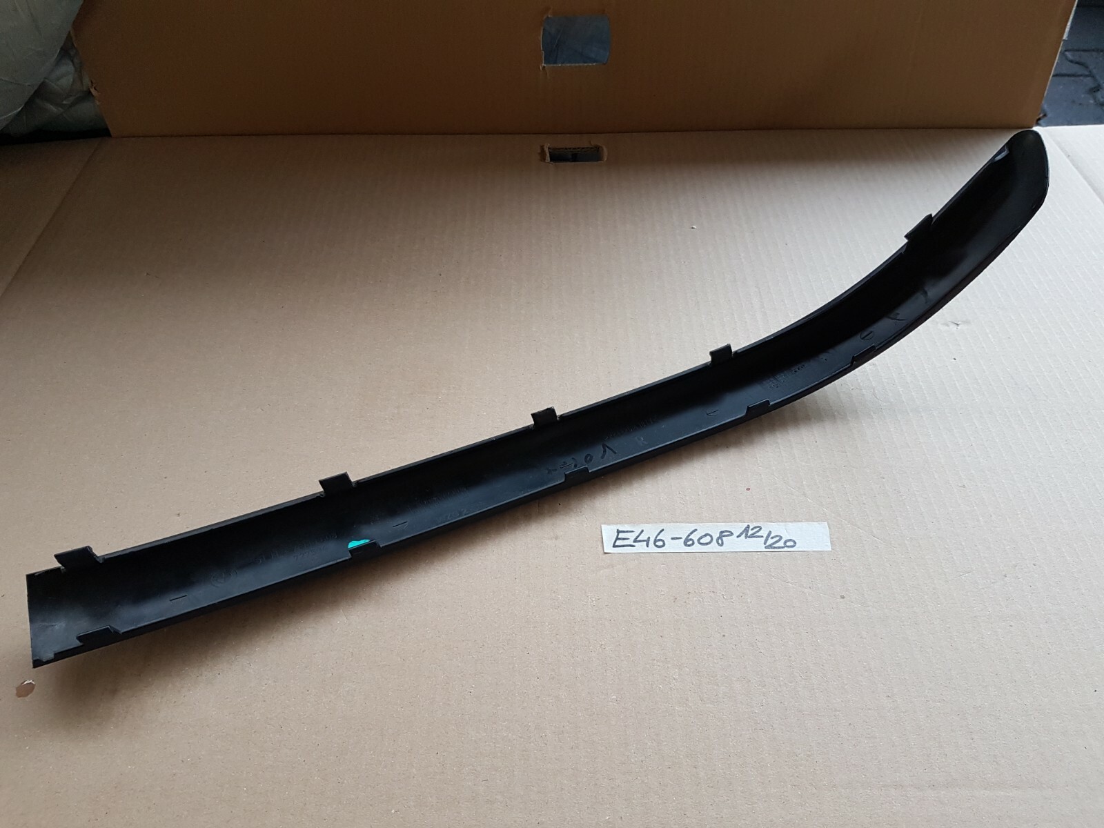 BMW E46 Limo Zierleiste Stoßstange Stoss Leiste Stossfänger vorne rechts 7030608 – Bild 2