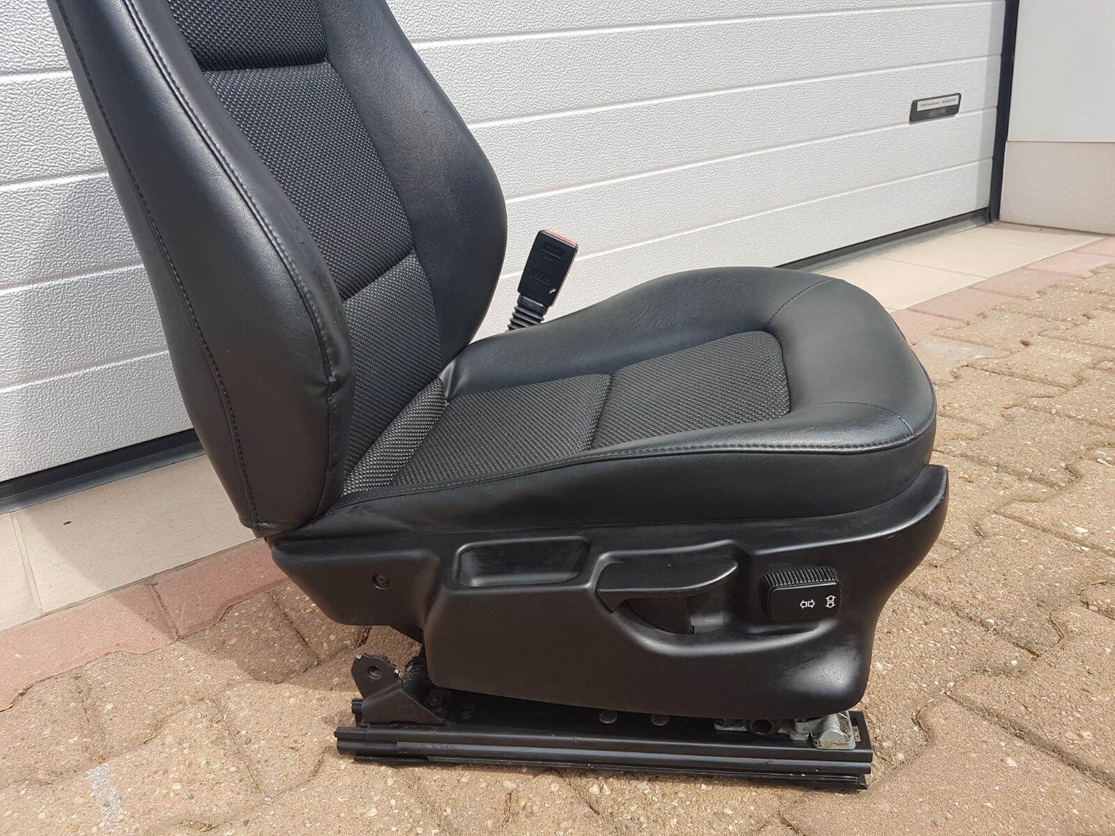 BMW Z3 Roadster Facelift Bei Fahrer Sitz Leder schwarz RECHTS  Gestell  Motor – Bild 6