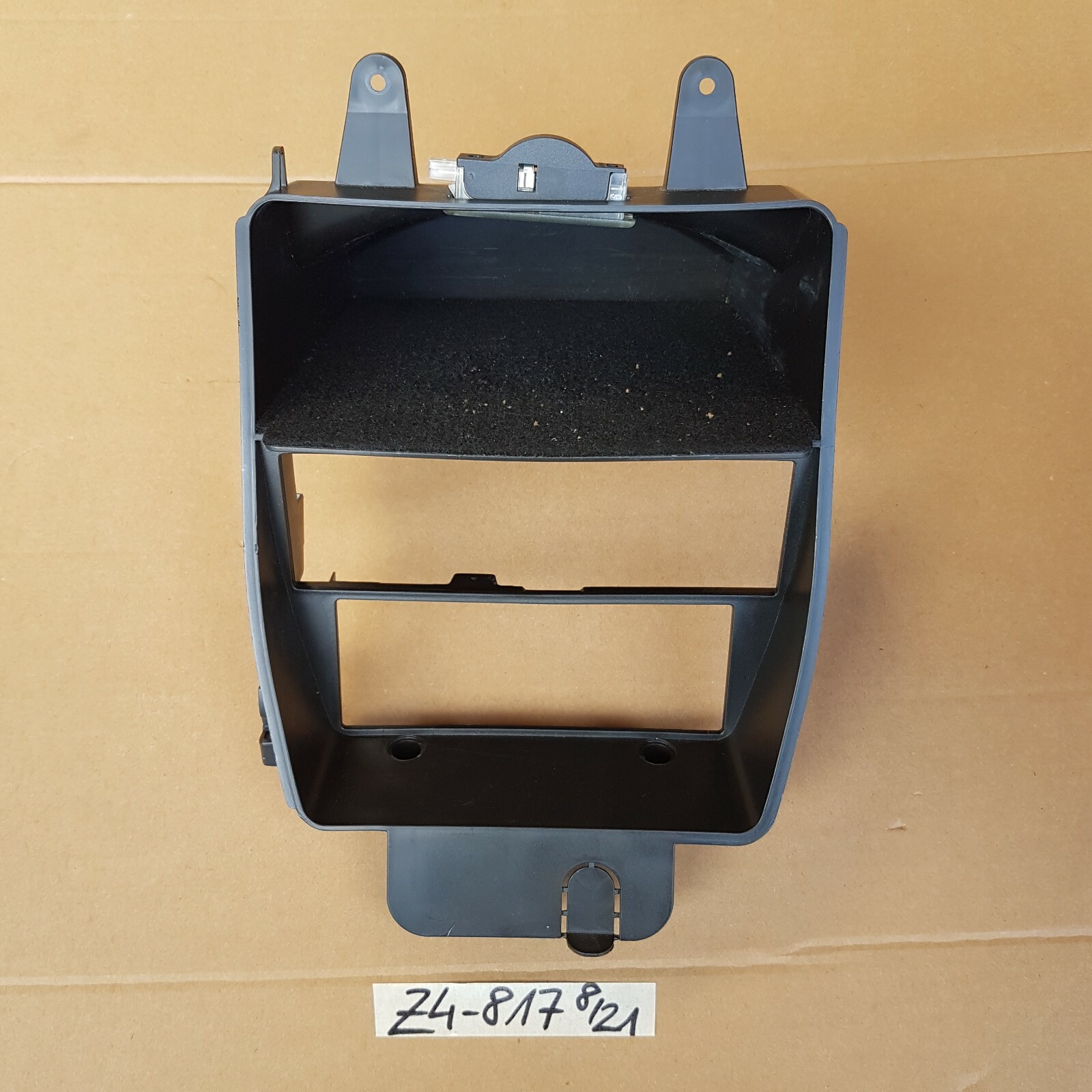 BMW Z4 E85 Ablage Fach Mittelkonsole Box Rahmen Staufach HINTEN 7043817