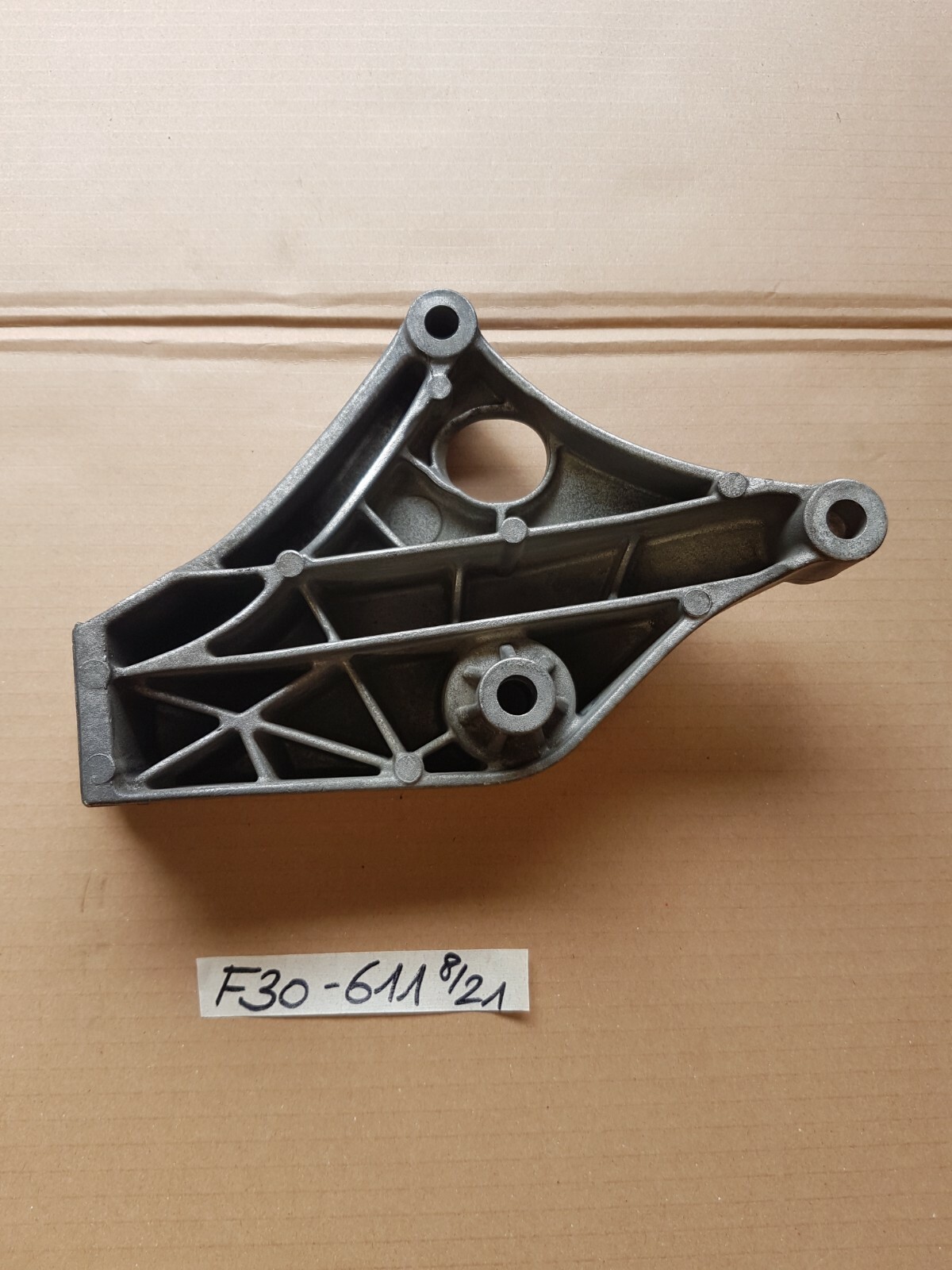 BMW F30 F31 F20 F21 F22 F34 F32 F33 F36 Motor Halter Träger links 6788611 – Bild 2