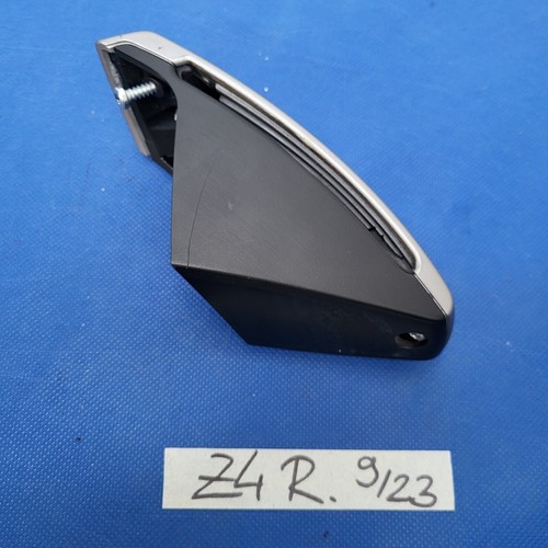 BMW Z4 E85 Beifahrer Sitz Spange Gurt Halter RECHTS 7053848 – Bild 2