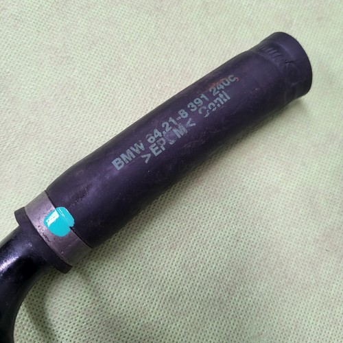 BMW E36 M3 Rohr Leitung Schlauch Motorvorlauf-Heizkörper 8391240 – Bild 2