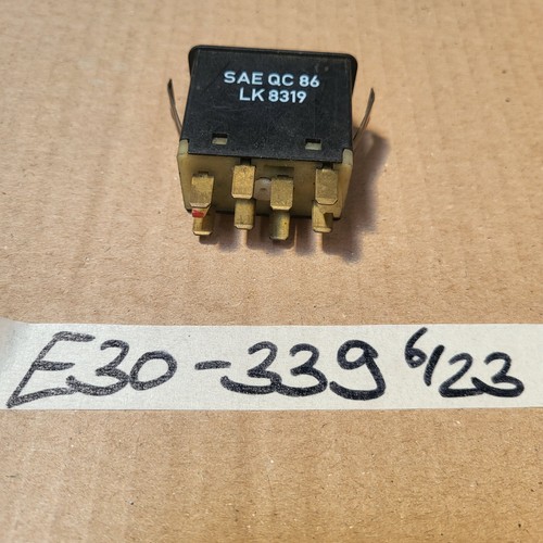 BMW E28  E30 Warnblinker Schalter für Warnblink Anlage 1380339 Warnblinkschalter – Bild 2