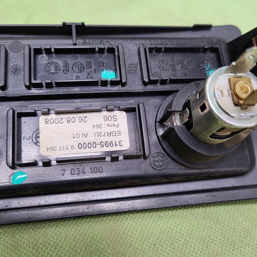 BMW E60  Verkleidung Mittelkonsole HINTEN Zigaretten Anzünder Anschluss Buchse – Bild 4