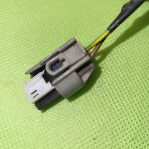 BMW Z4 E85 E86  Gegen Stecker für Spritzdüse in der Motorhaube  – Bild 2