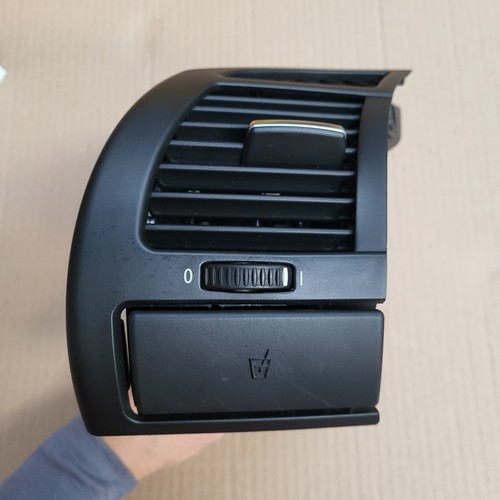 BMW Z4 Frischluftgrill schwarz LINKS Gitter Lüftung Düse 7025631 Getränkehalter – Bild 4