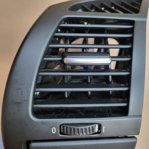 BMW Z4 Frischluftgrill schwarz LINKS Gitter Lüftung Düse 7025631 Getränkehalter – Bild 5