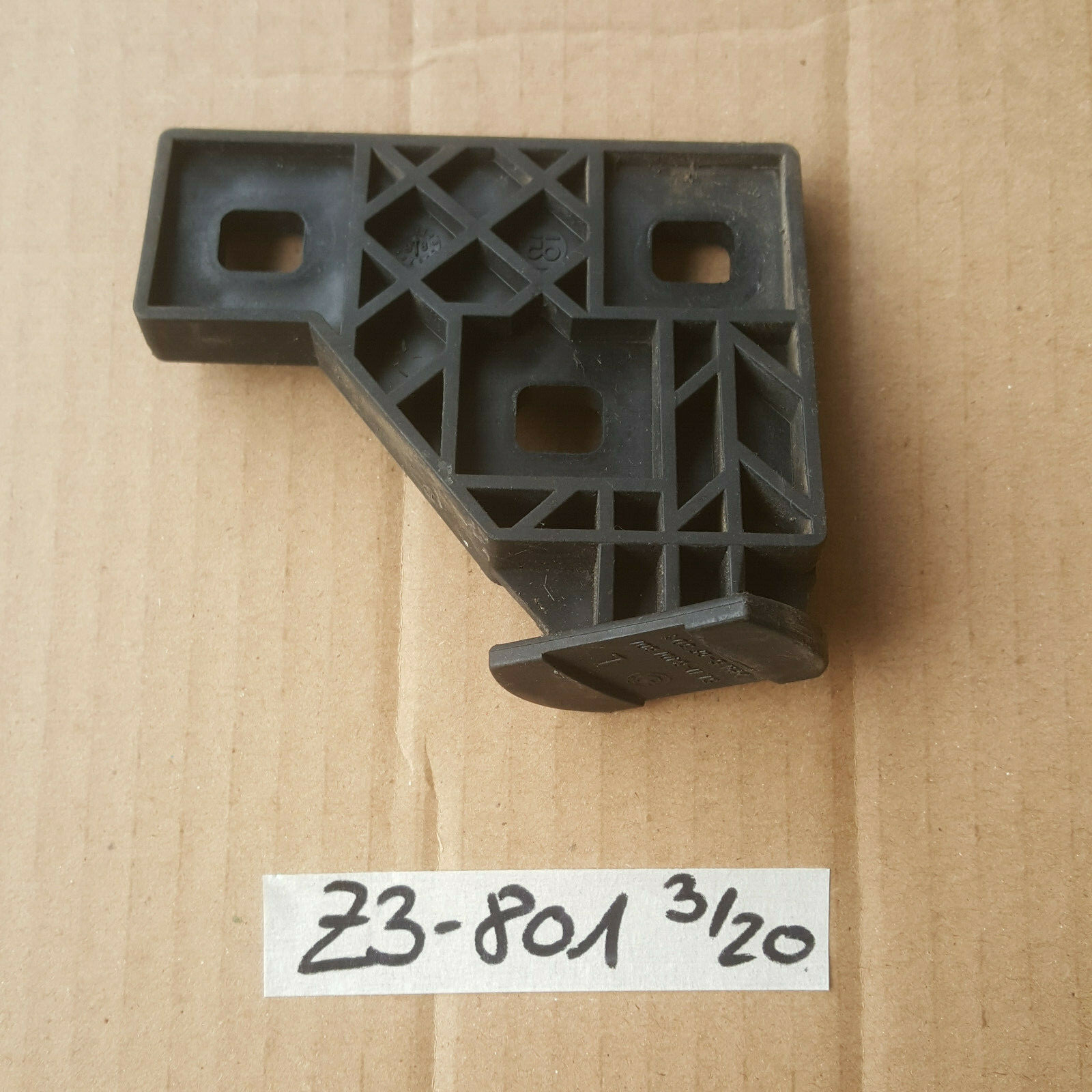 BMW Z3 Aufnahme Stossstange Halter Vorne LINKS 8401801  – Bild 1