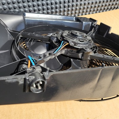 BMW E36 + Z3  Drucklüfter Klima Zusatz Lüfter Motor Flügelrad + Rahmen 8397474