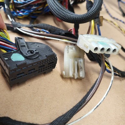 BMW Z3  Audio Kabelbaum HiFi Radio Adapter  Wechsler + Verstärker Kabel 1388889