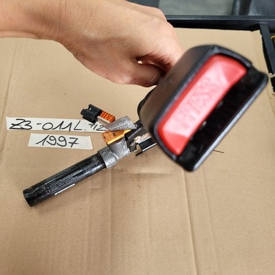 BMW Z3 Roadster Gurtstraffer Gurt Schloss Gurtstrammer 1997 LINKS 8221011 Kabel